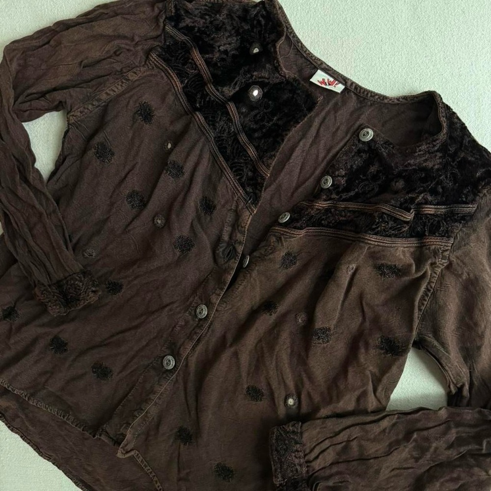 Brown velvet button up vintage blouse - Picture 5 of 7